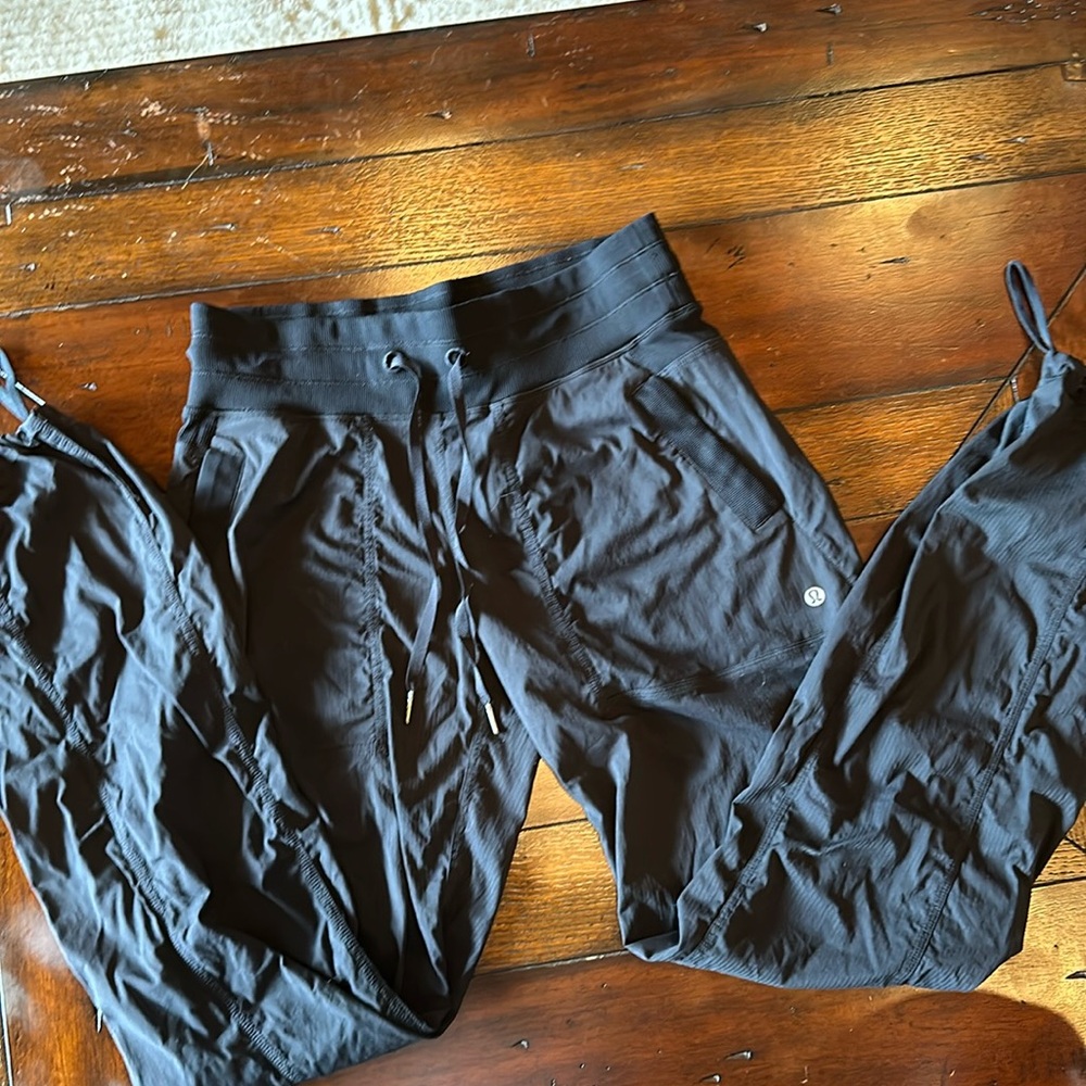 Lululemon Size 6 Studio pants drawstring legs